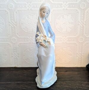 Vintage Lladró Porcelain Figurine | DAISA 1977